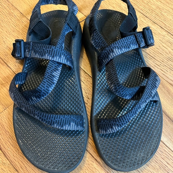 Chaco Navy Strappy Sandals - Picture 1 of 2